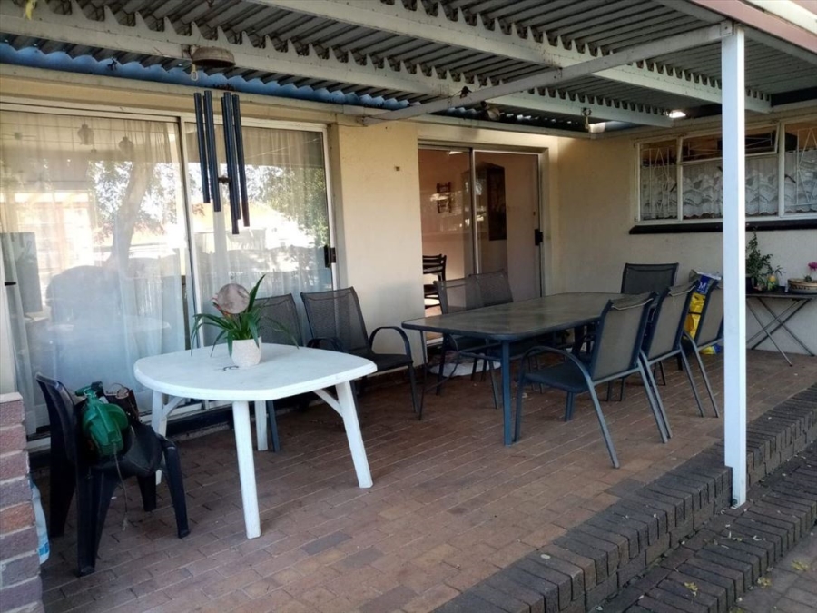 4 Bedroom Property for Sale in Birchleigh Gauteng