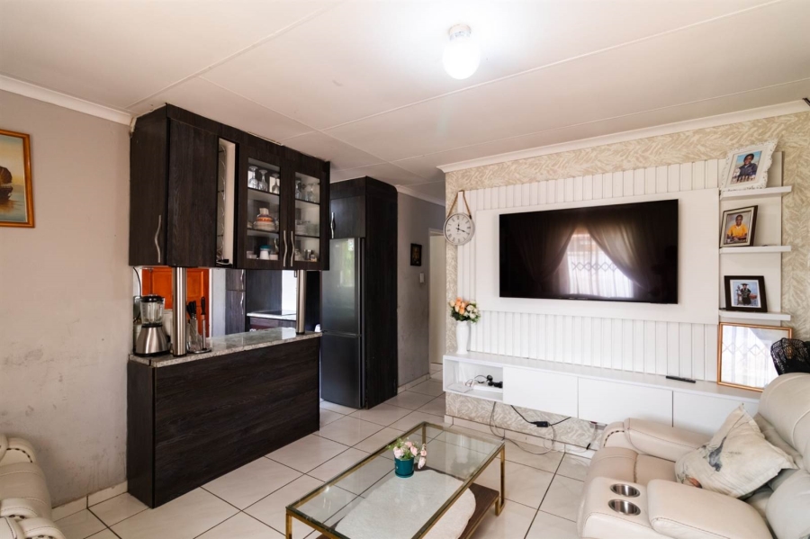 3 Bedroom Property for Sale in Blue Hills AH Gauteng