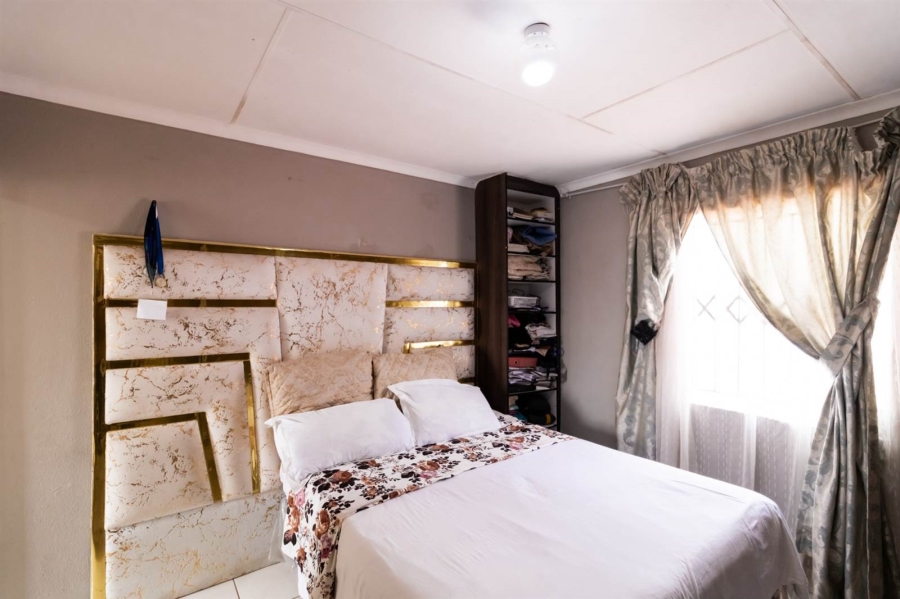 3 Bedroom Property for Sale in Blue Hills AH Gauteng
