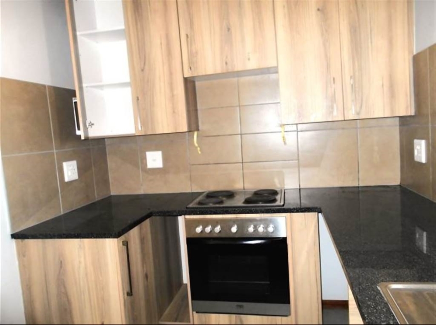 2 Bedroom Property for Sale in Blue Hills Gauteng