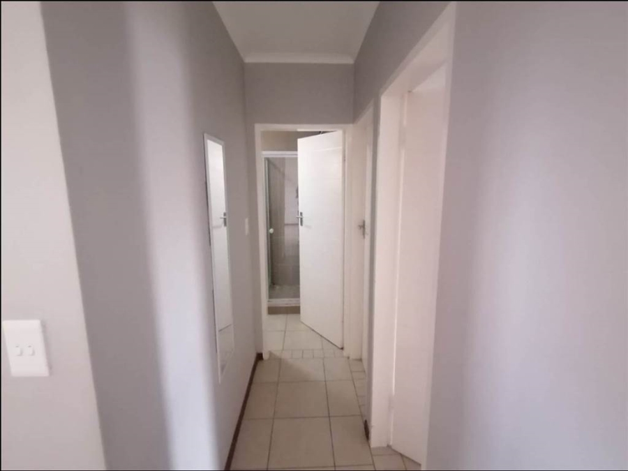 2 Bedroom Property for Sale in Blue Hills Gauteng