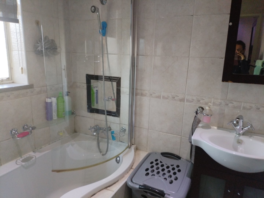 3 Bedroom Property for Sale in Casseldale Gauteng