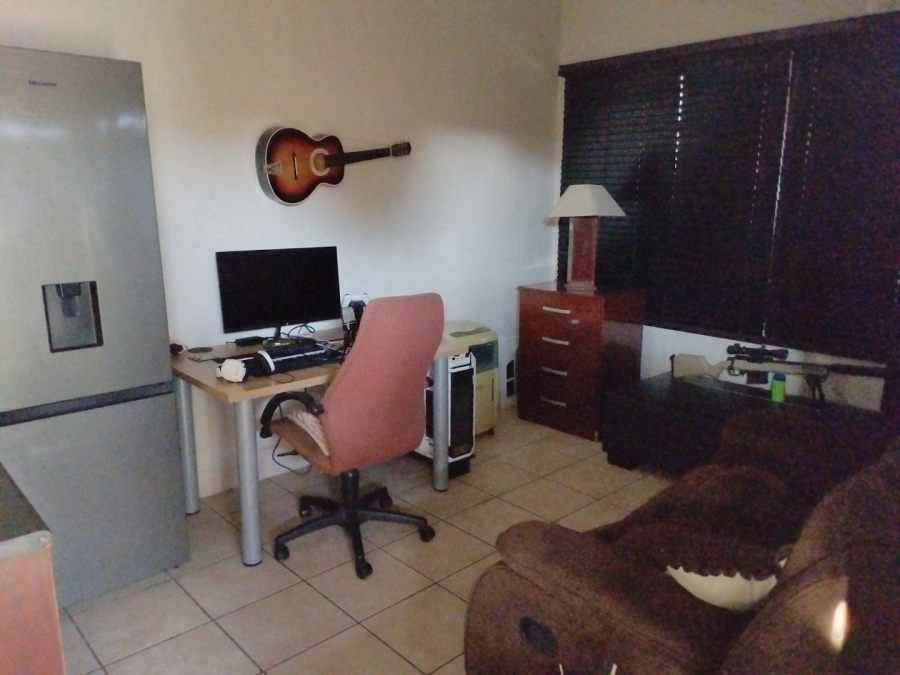3 Bedroom Property for Sale in Casseldale Gauteng