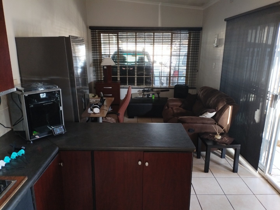 3 Bedroom Property for Sale in Casseldale Gauteng