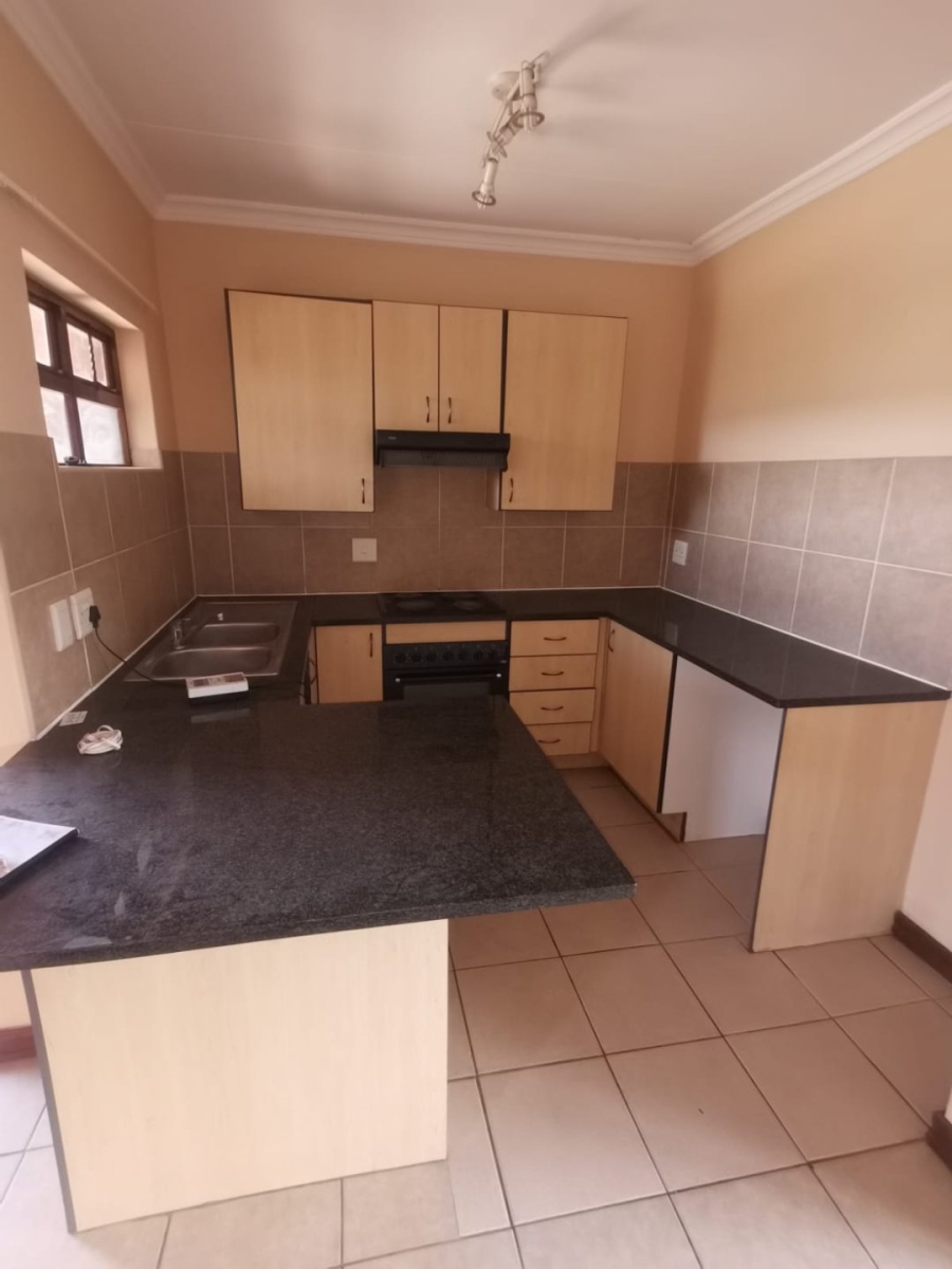 2 Bedroom Property for Sale in Montana Tuine Gauteng