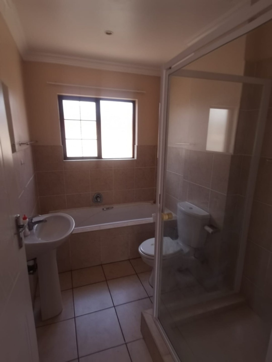 2 Bedroom Property for Sale in Montana Tuine Gauteng