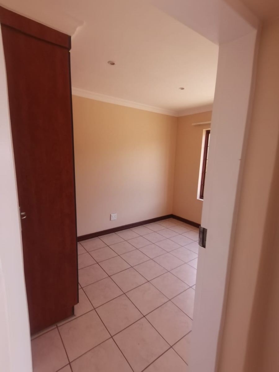 2 Bedroom Property for Sale in Montana Tuine Gauteng