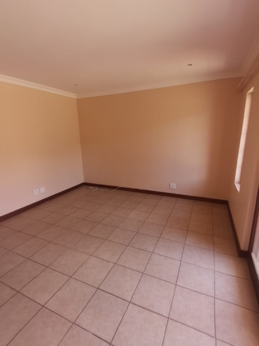 2 Bedroom Property for Sale in Montana Tuine Gauteng