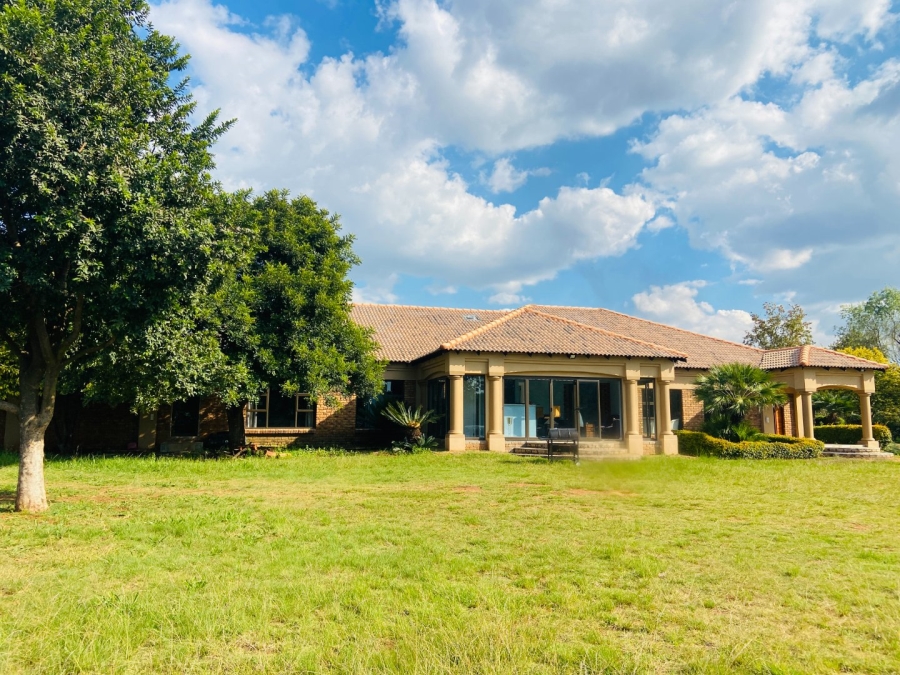 10 Bedroom Property for Sale in Bredell Gauteng