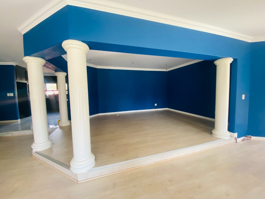 10 Bedroom Property for Sale in Bredell Gauteng