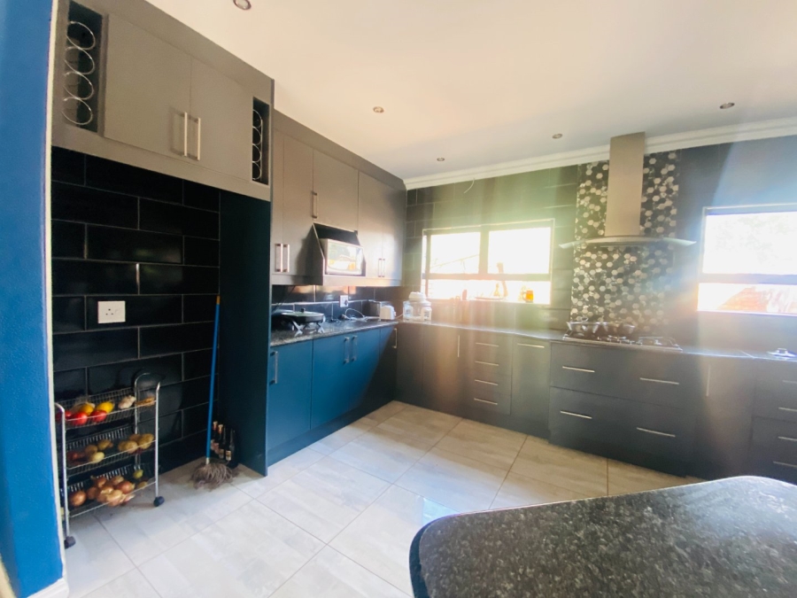 10 Bedroom Property for Sale in Bredell Gauteng