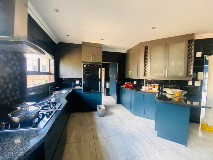 10 Bedroom Property for Sale in Bredell Gauteng