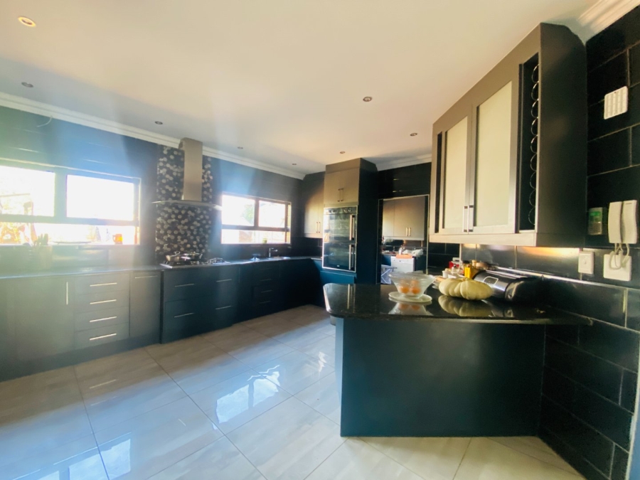 10 Bedroom Property for Sale in Bredell Gauteng