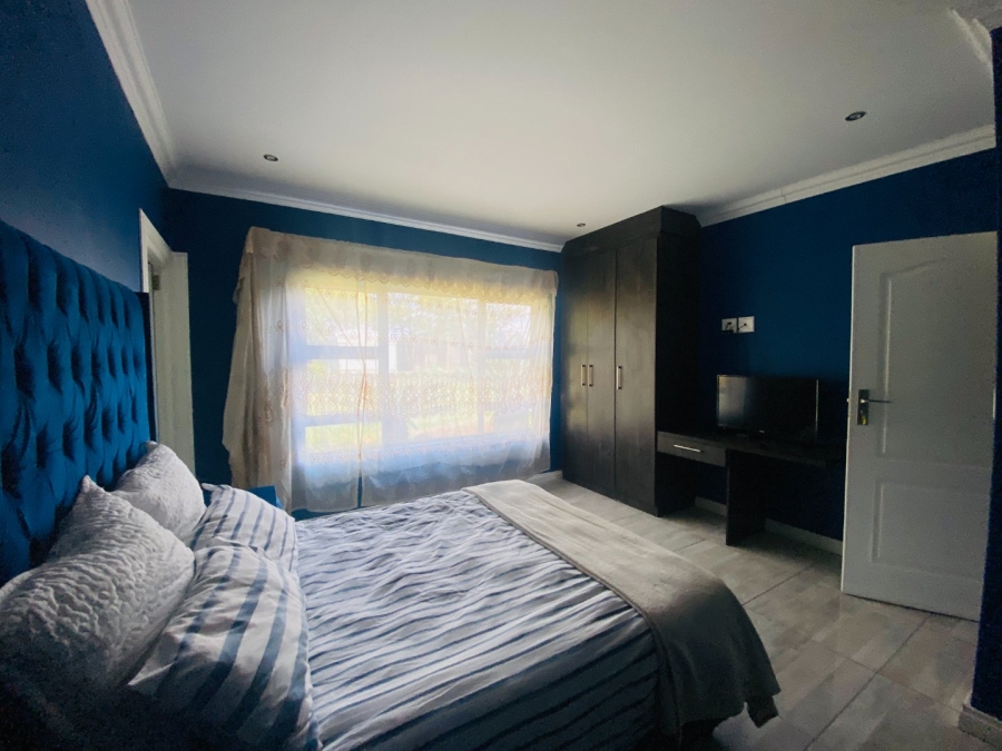 10 Bedroom Property for Sale in Bredell Gauteng