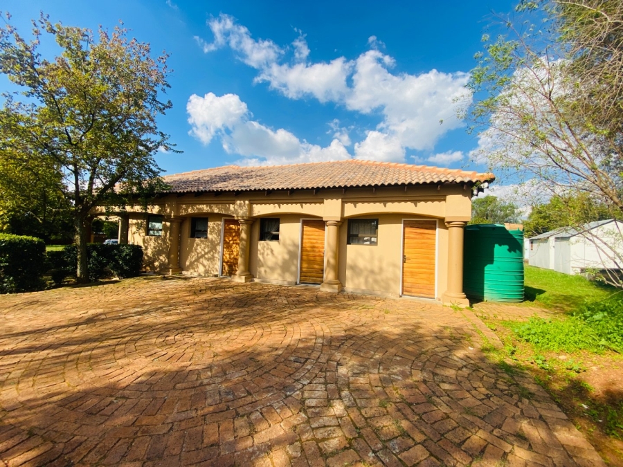10 Bedroom Property for Sale in Bredell Gauteng