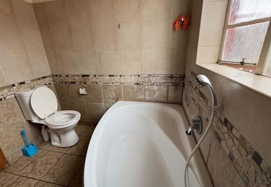 4 Bedroom Property for Sale in Orange Grove Gauteng