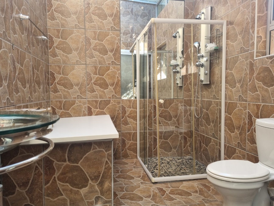 5 Bedroom Property for Sale in Vanderbijlpark SW 5 Gauteng