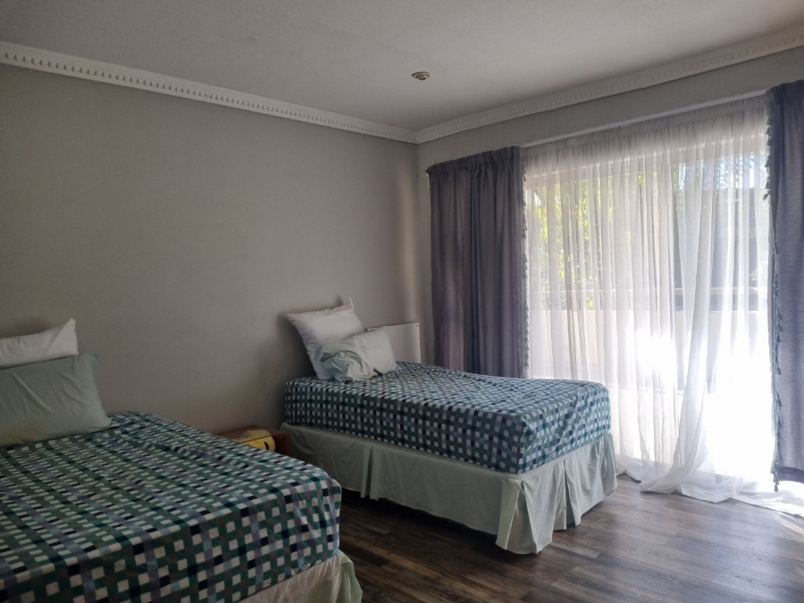 5 Bedroom Property for Sale in Vanderbijlpark SW 5 Gauteng