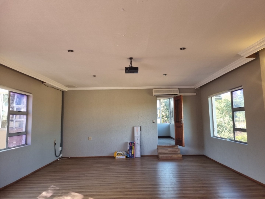 5 Bedroom Property for Sale in Vanderbijlpark SW 5 Gauteng