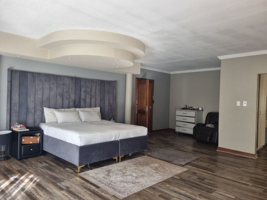 5 Bedroom Property for Sale in Vanderbijlpark SW 5 Gauteng