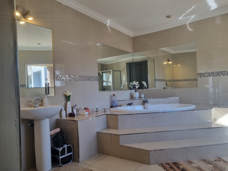 5 Bedroom Property for Sale in Vanderbijlpark SW 5 Gauteng