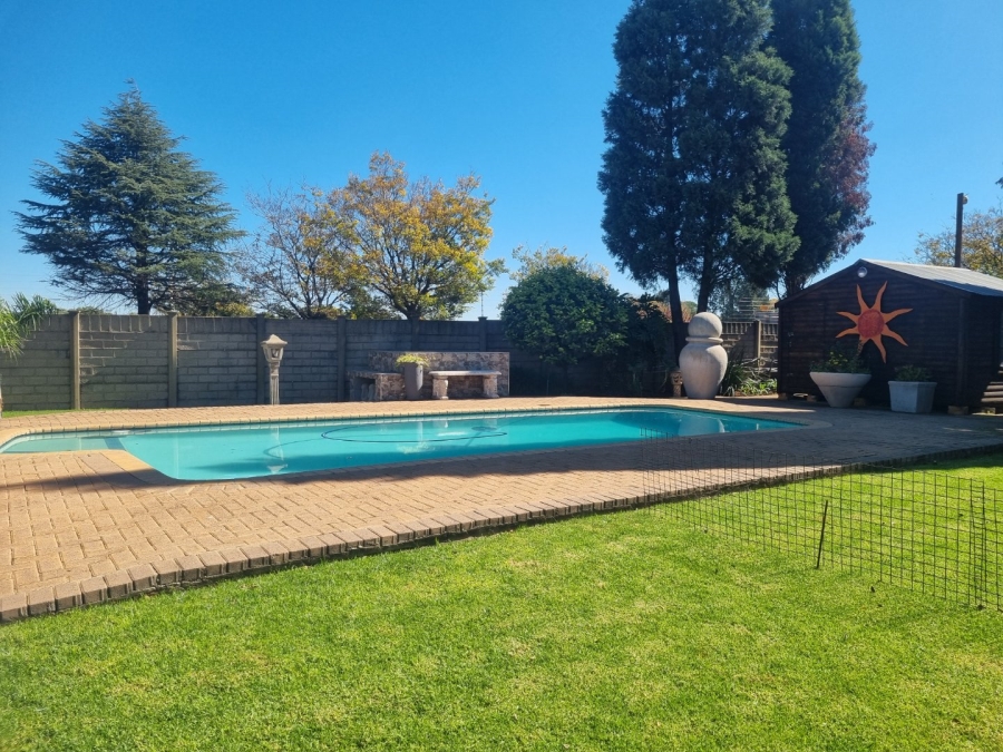 5 Bedroom Property for Sale in Vanderbijlpark SW 5 Gauteng