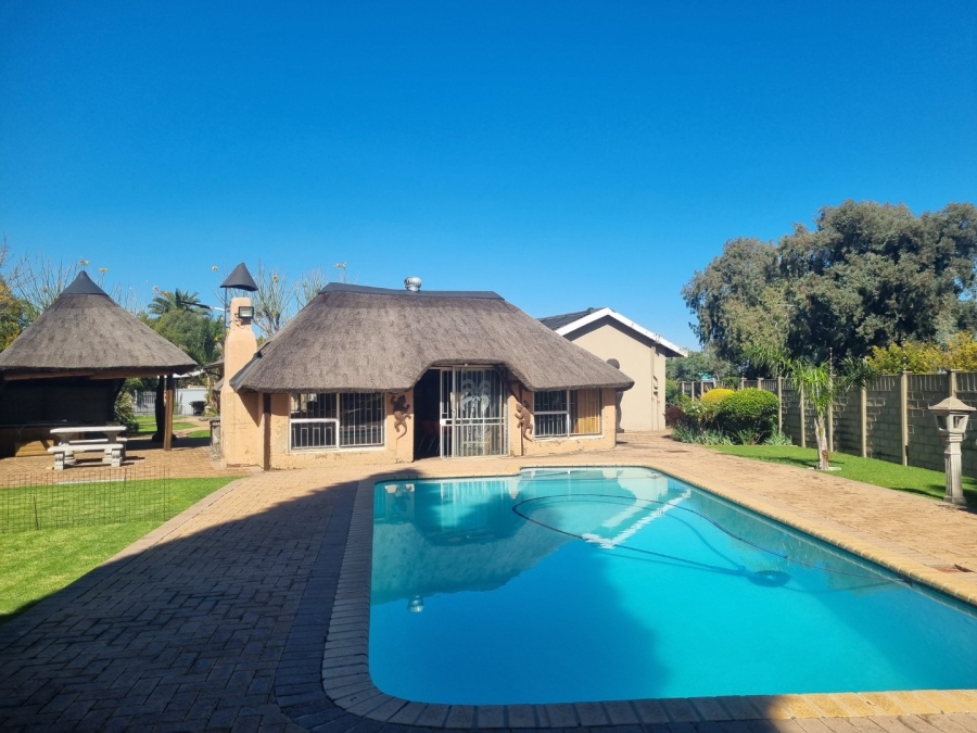 5 Bedroom Property for Sale in Vanderbijlpark SW 5 Gauteng