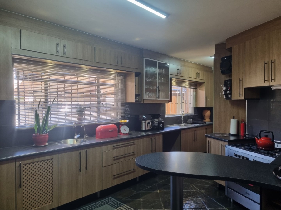 5 Bedroom Property for Sale in Vanderbijlpark SW 5 Gauteng