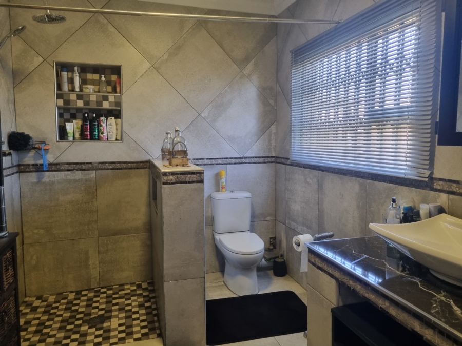 5 Bedroom Property for Sale in Vanderbijlpark SW 5 Gauteng
