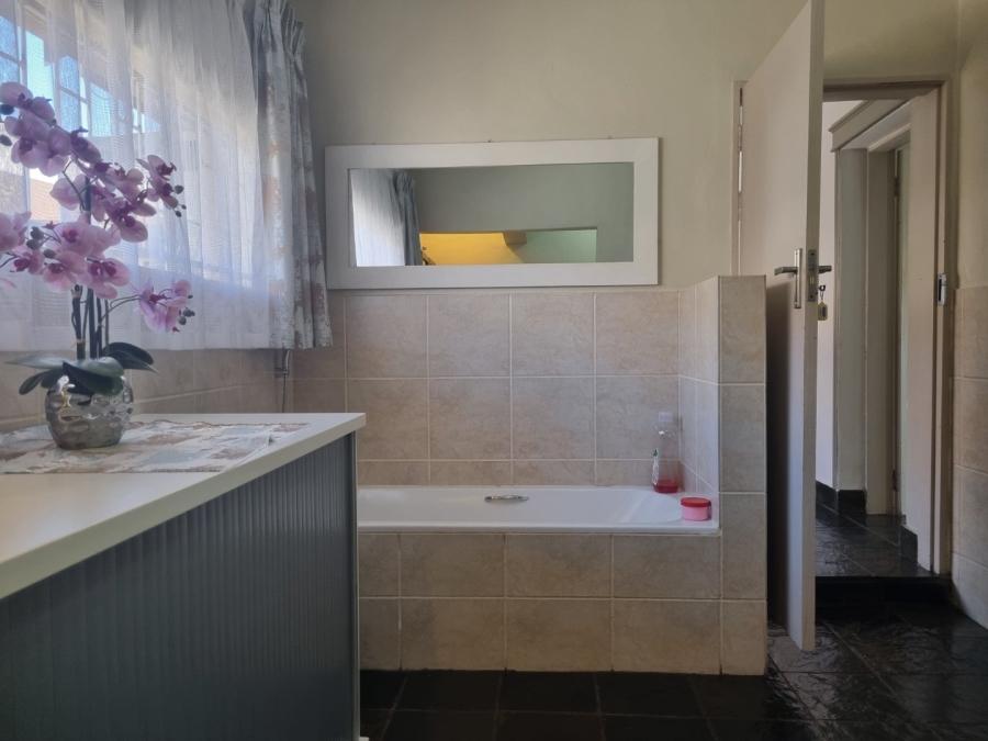 5 Bedroom Property for Sale in Vanderbijlpark SW 5 Gauteng