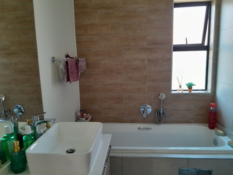 1 Bedroom Property for Sale in Modderfontein Gauteng