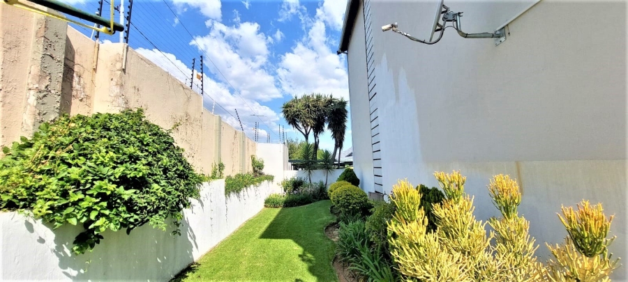 2 Bedroom Property for Sale in Victory Park Gauteng