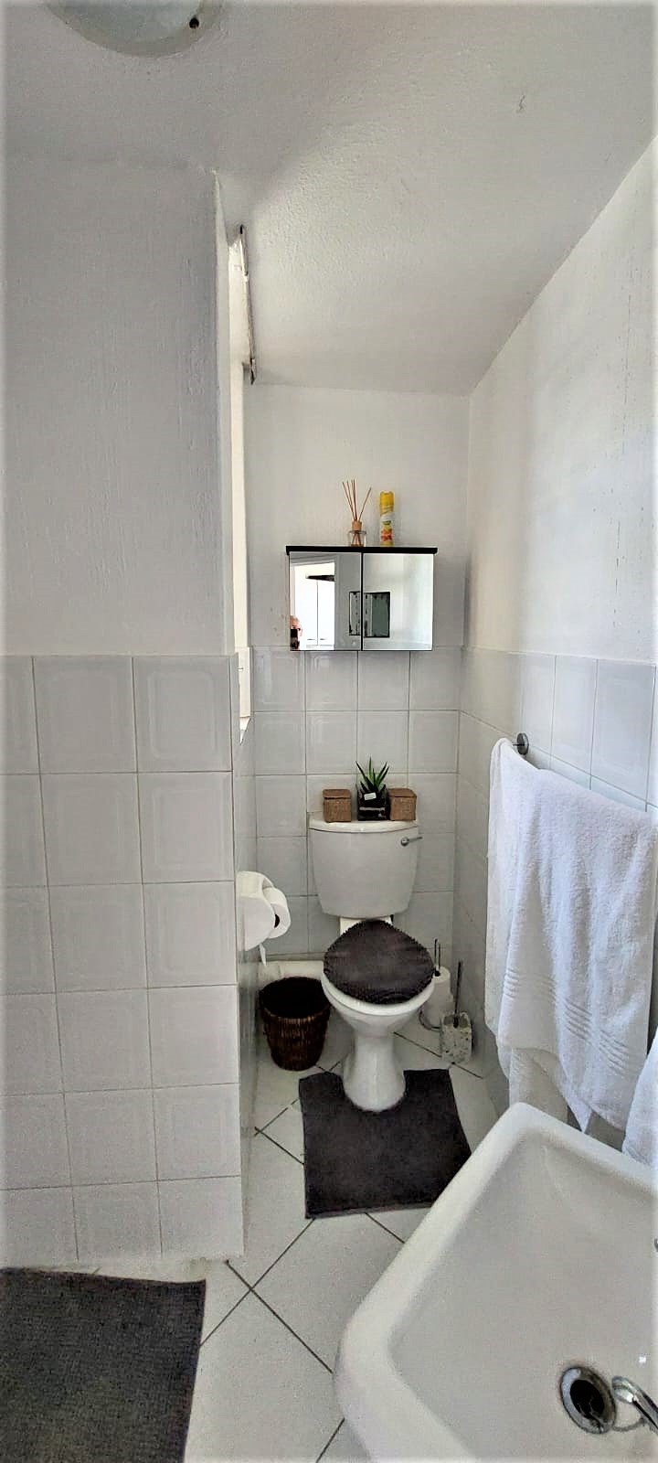 2 Bedroom Property for Sale in Victory Park Gauteng