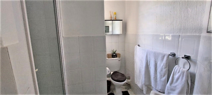 2 Bedroom Property for Sale in Victory Park Gauteng
