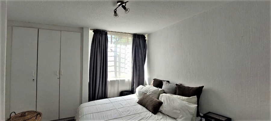 2 Bedroom Property for Sale in Victory Park Gauteng