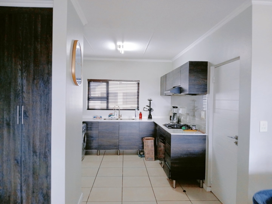 2 Bedroom Property for Sale in Greenstone Crest Gauteng