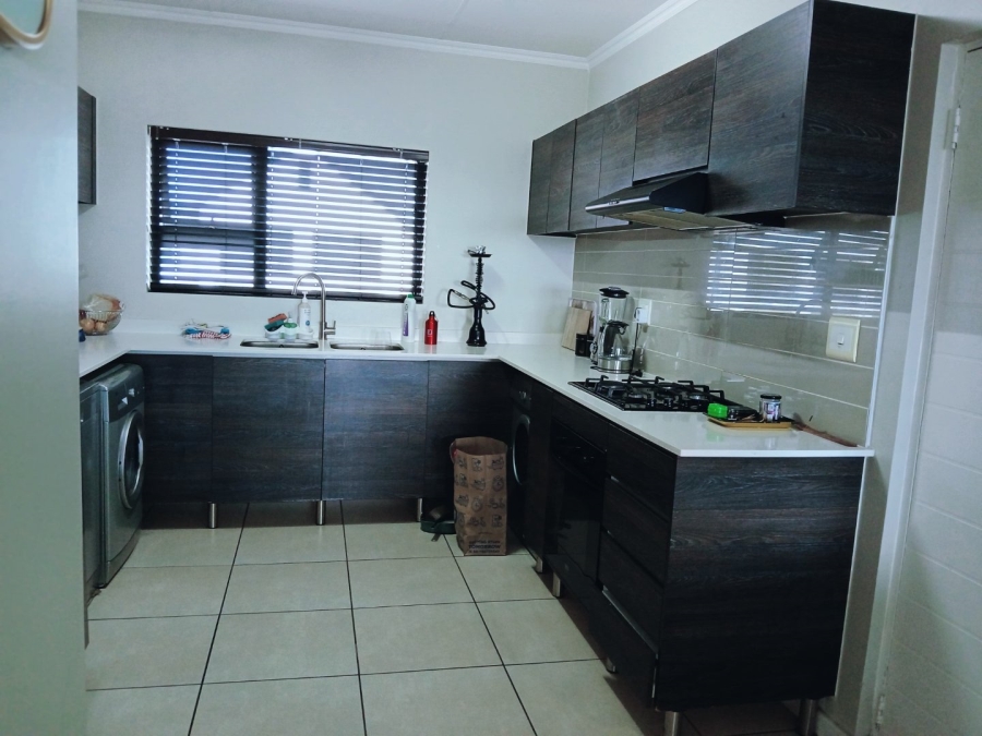 2 Bedroom Property for Sale in Greenstone Crest Gauteng