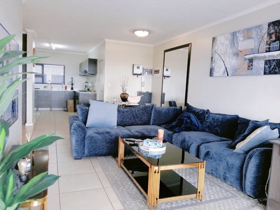2 Bedroom Property for Sale in Greenstone Crest Gauteng
