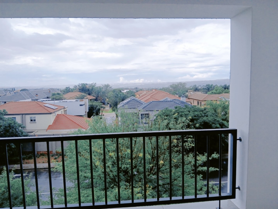 2 Bedroom Property for Sale in Greenstone Crest Gauteng