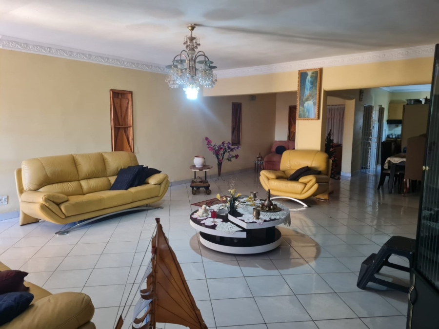 4 Bedroom Property for Sale in Lenasia Ext 8 Gauteng