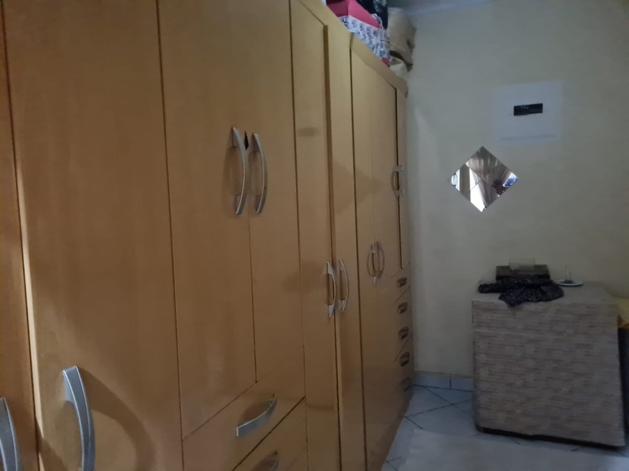 4 Bedroom Property for Sale in Lenasia Ext 8 Gauteng