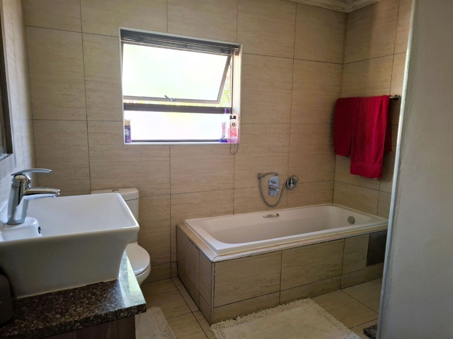 To Let 3 Bedroom Property for Rent in Equestria Gauteng