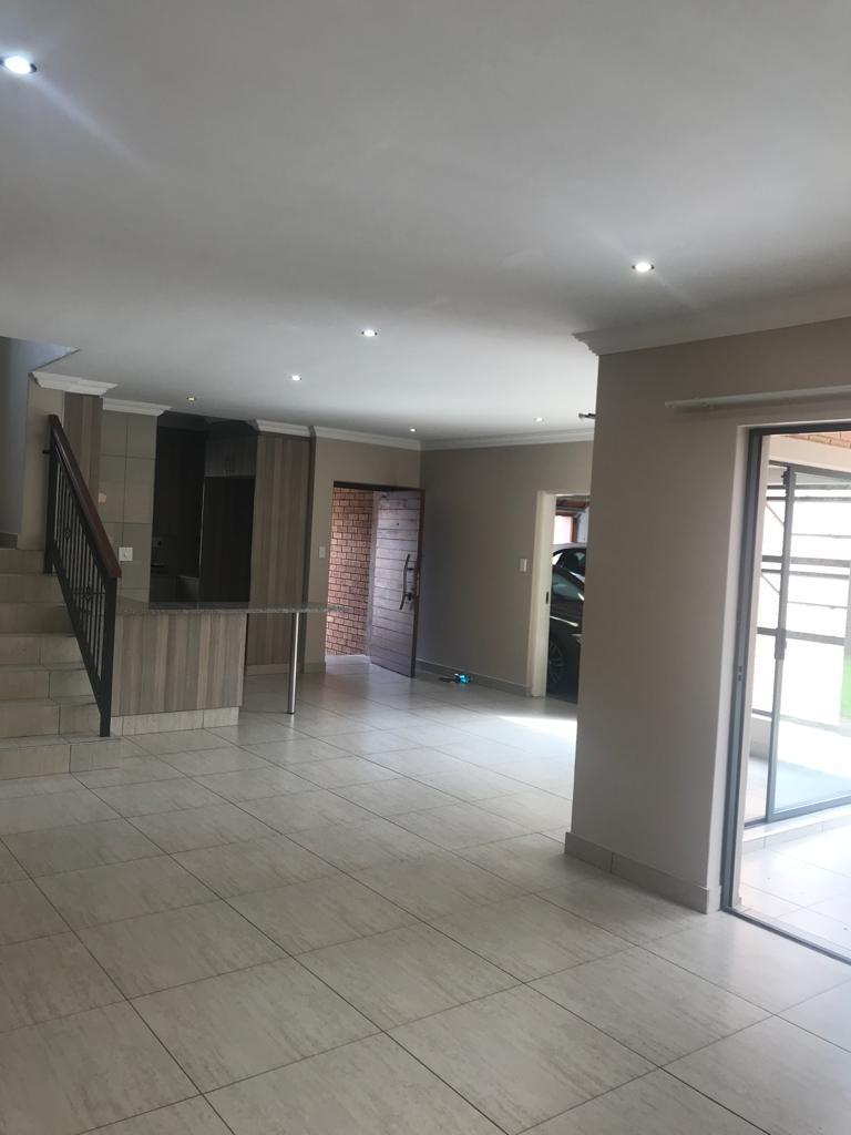 To Let 3 Bedroom Property for Rent in Equestria Gauteng