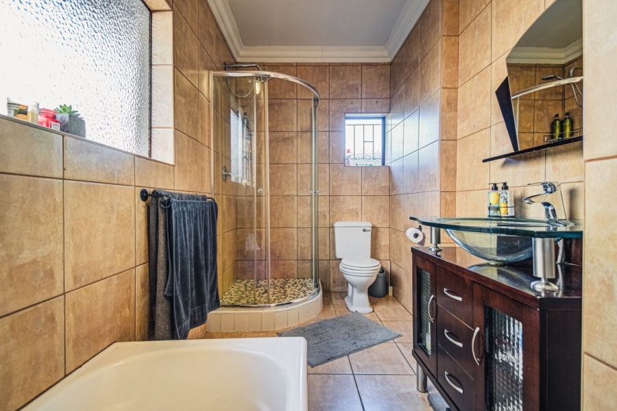 3 Bedroom Property for Sale in Eastleigh Gauteng