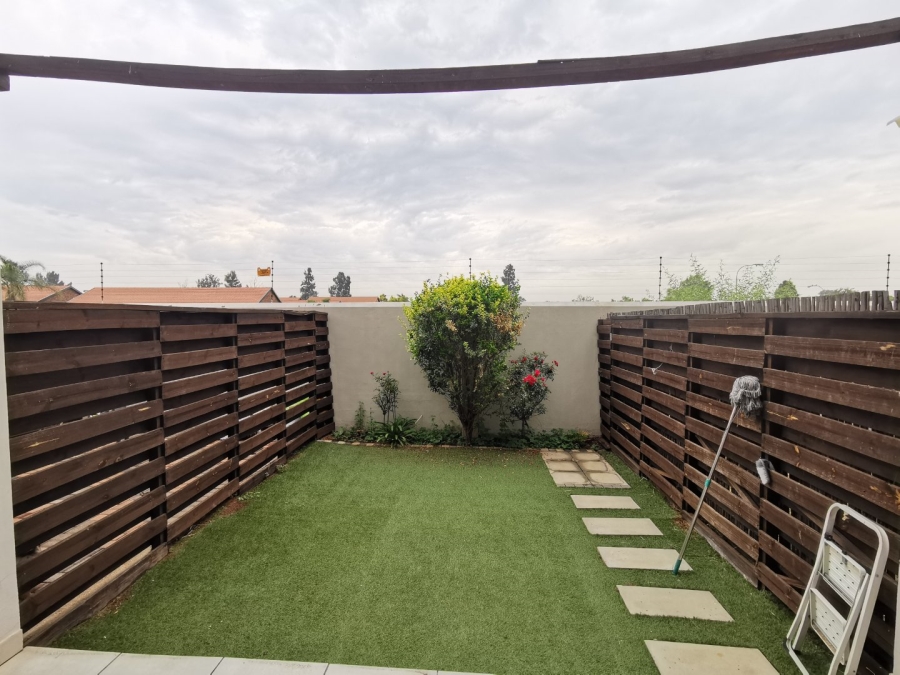 2 Bedroom Property for Sale in Mayberry Park Gauteng