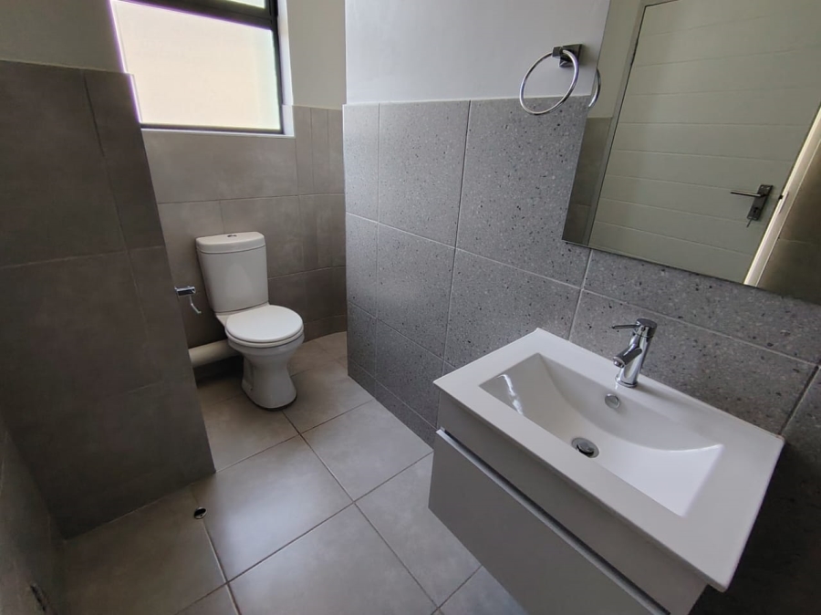 To Let 2 Bedroom Property for Rent in Amberfield Gauteng