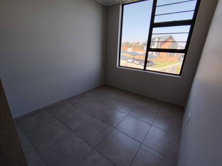 To Let 2 Bedroom Property for Rent in Amberfield Gauteng