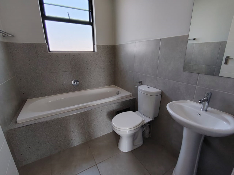 To Let 2 Bedroom Property for Rent in Amberfield Gauteng