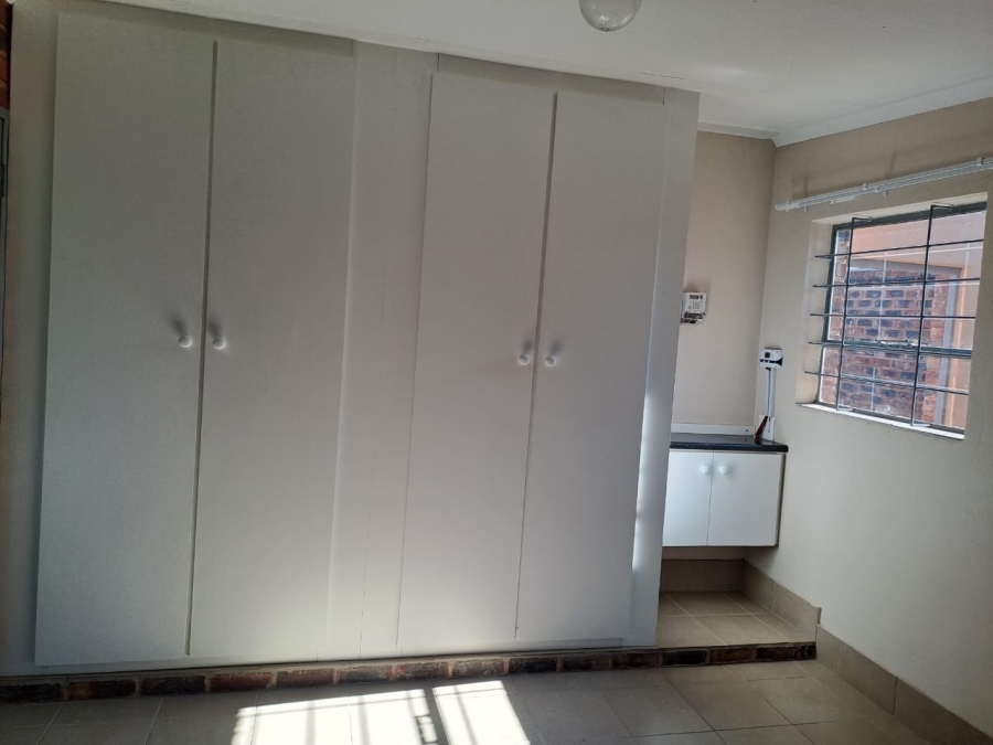 To Let 1 Bedroom Property for Rent in Lilyvale Gauteng