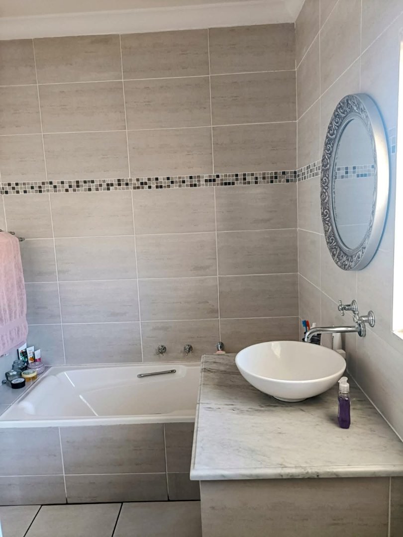 3 Bedroom Property for Sale in Eldoglen Gauteng